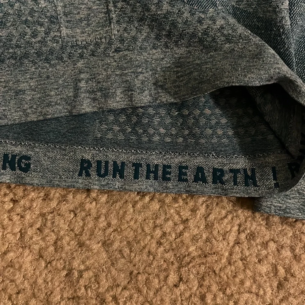 Nike Drifit Run the Earth 1/4 zip running top